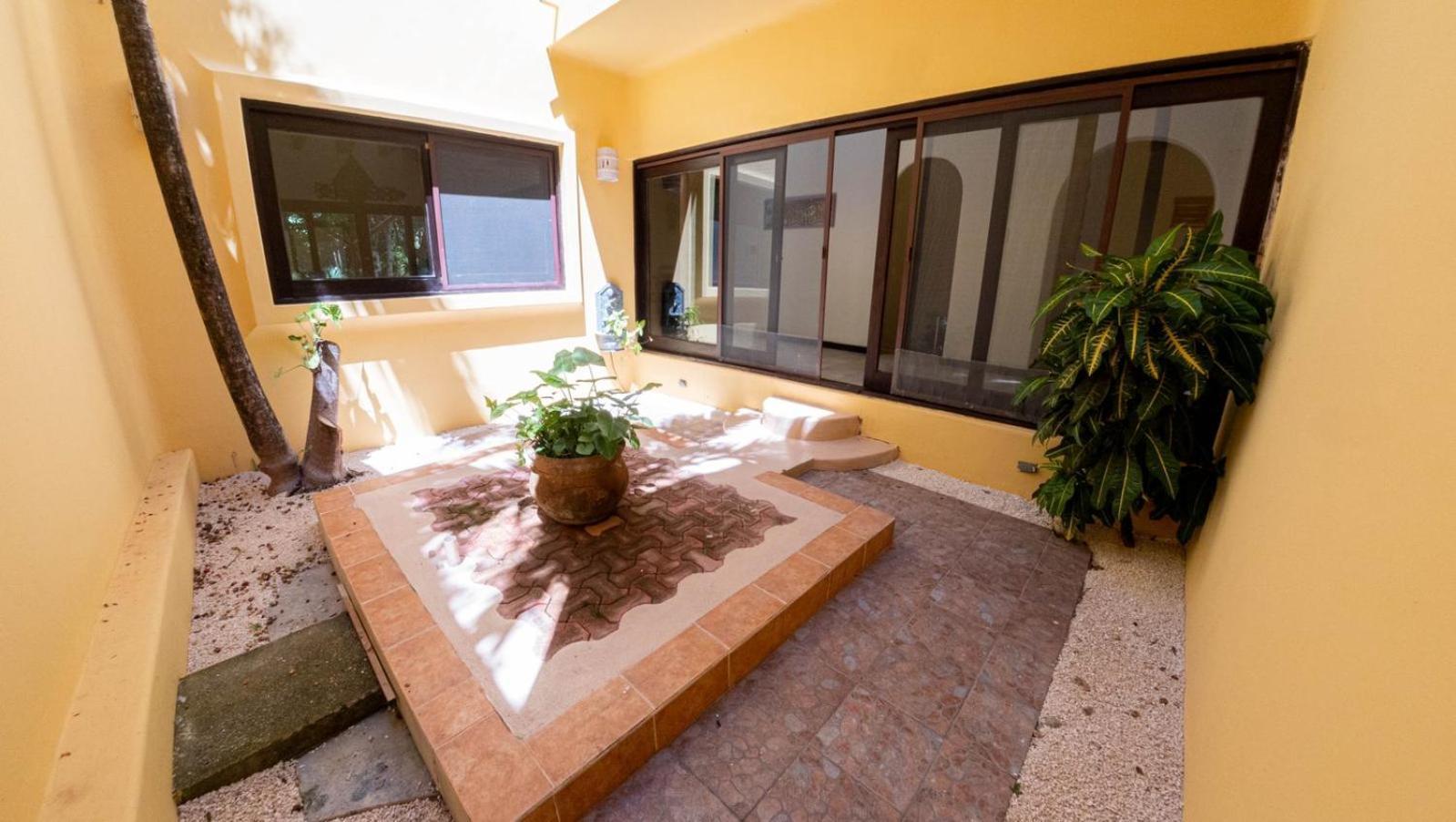 Villa in Playacar 4 bedrooms AC/Tennis/Pool/ 5min 5ta beach/ Private Garden Playa del Carmen Buitenkant foto
